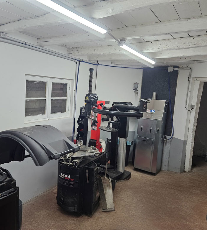 Carrosserie peinture voiture toutes assurances proche de Hanches